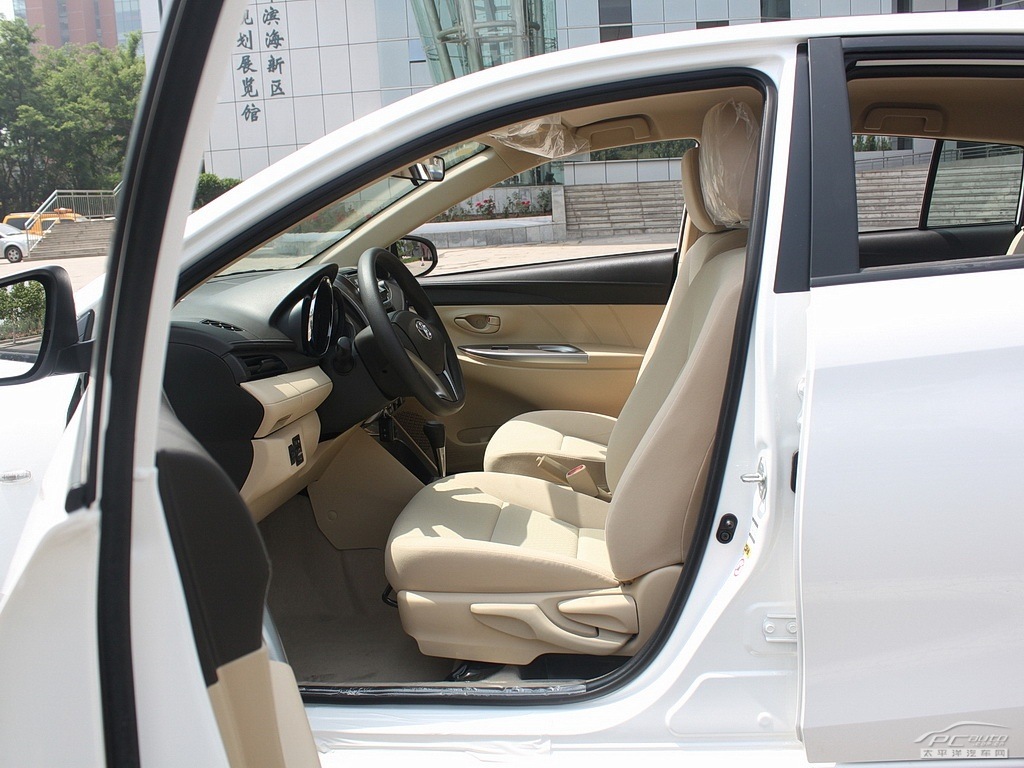 YARiS L 致炫空間高清大圖