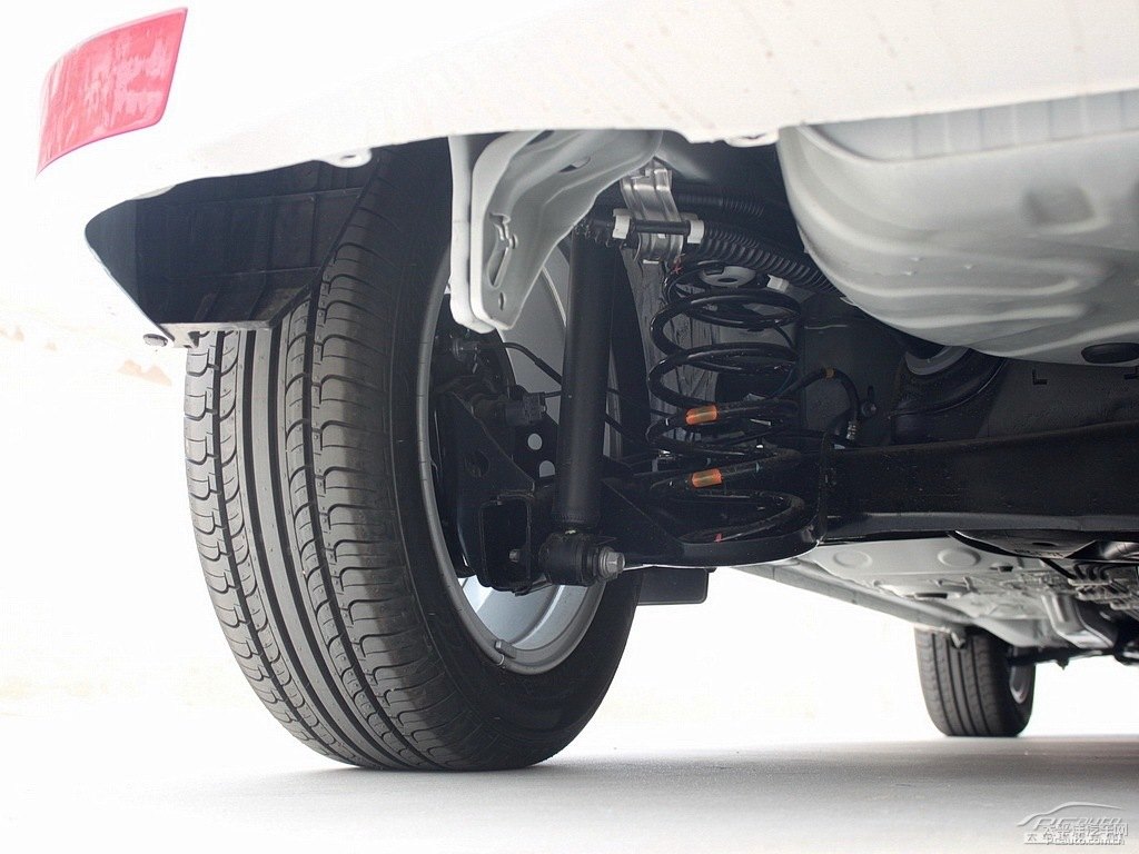 天際白YARiS L 致炫底盤其它細(xì)節(jié)圖片