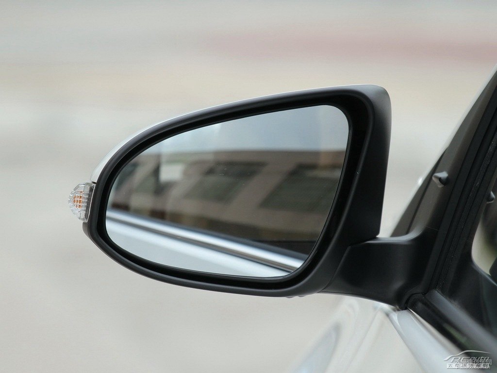超級白色卡羅拉車身外觀圖片