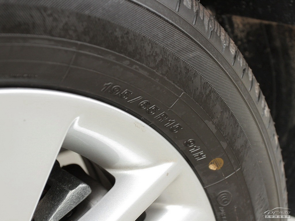 卡羅拉細(xì)節(jié)高清大圖