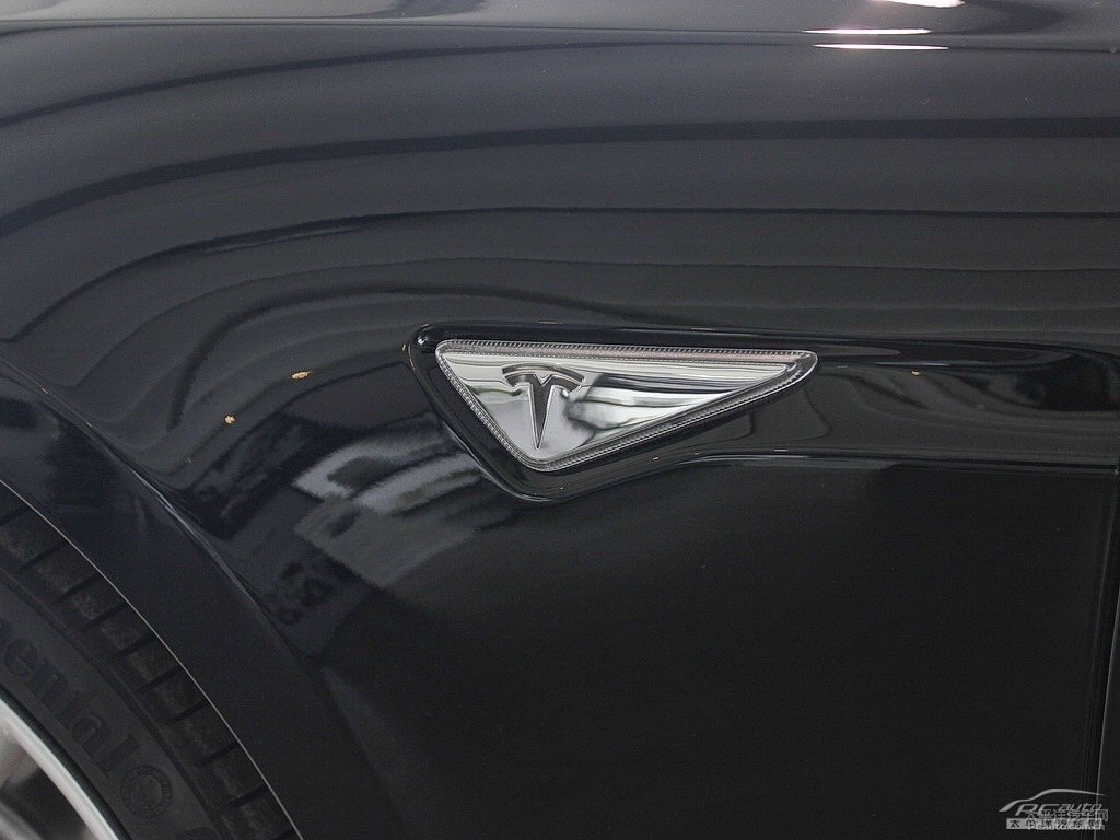 ɫModel S܇^DƬ