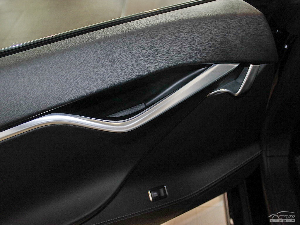 Model S空間高清大圖