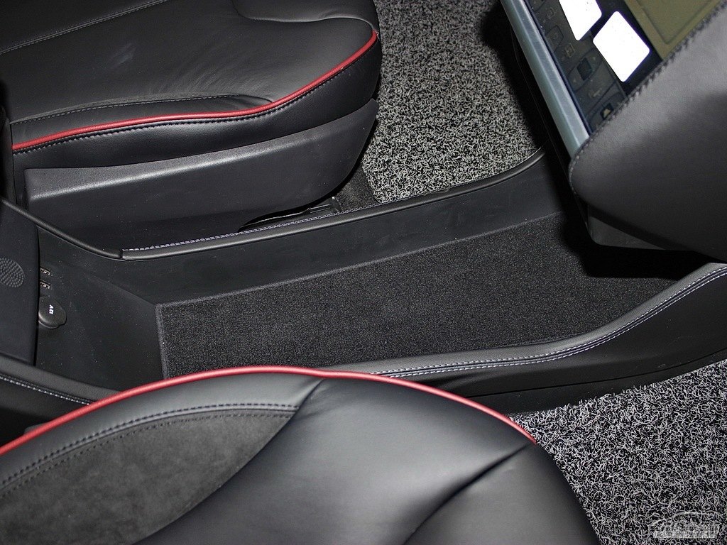 ɫModel S{˿ggDƬ