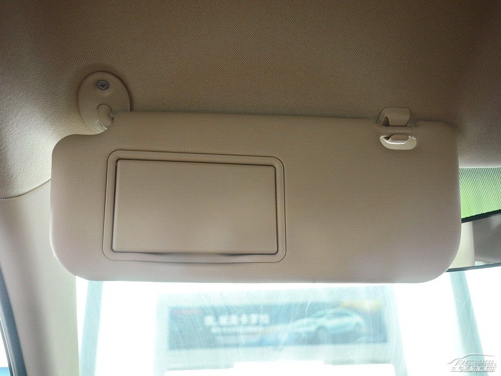 超級(jí)白色卡羅拉車廂內(nèi)飾圖片