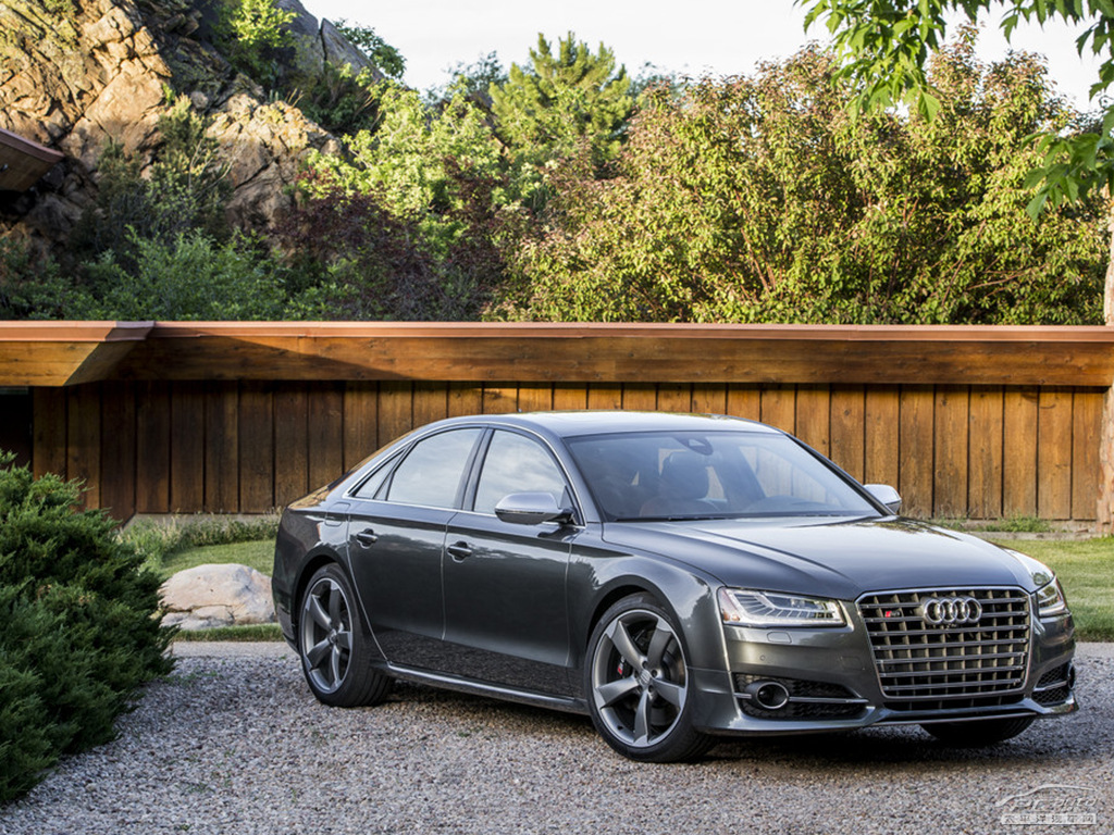 奧迪S8外觀高清大圖
