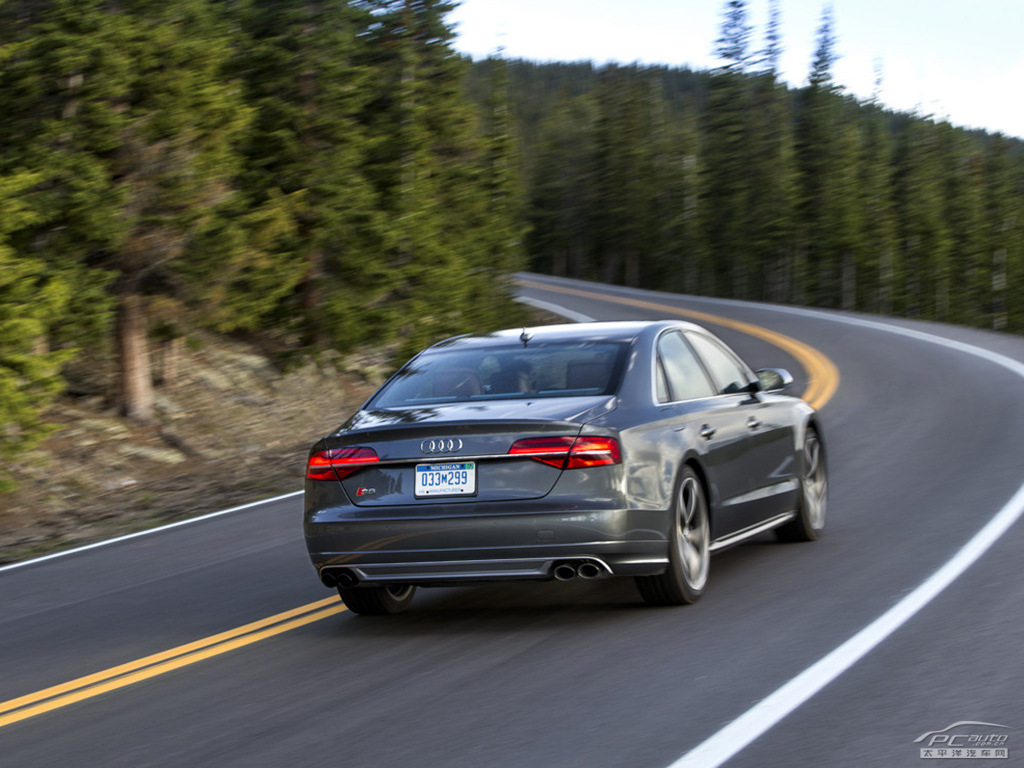奧迪S8外觀高清大圖
