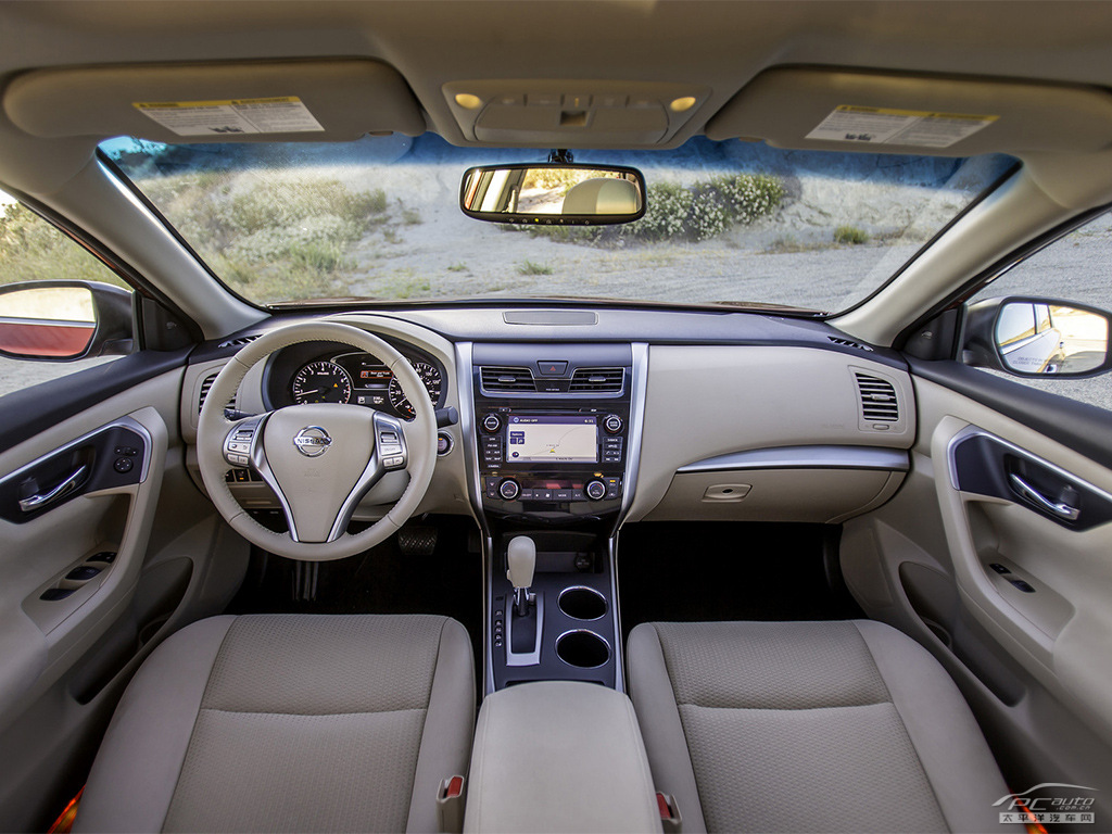 日產(chǎn)Altima內(nèi)飾高清大圖