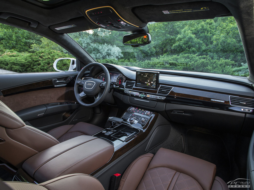 奧迪A8內(nèi)飾高清大圖