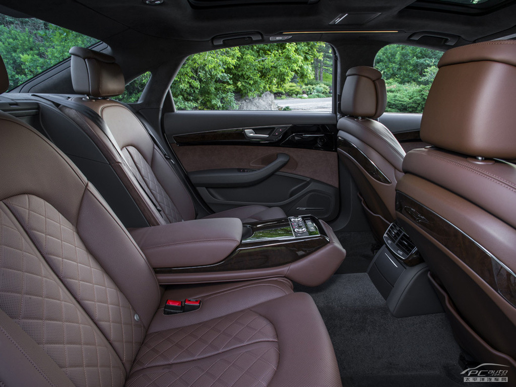 奧迪A8內(nèi)飾高清大圖