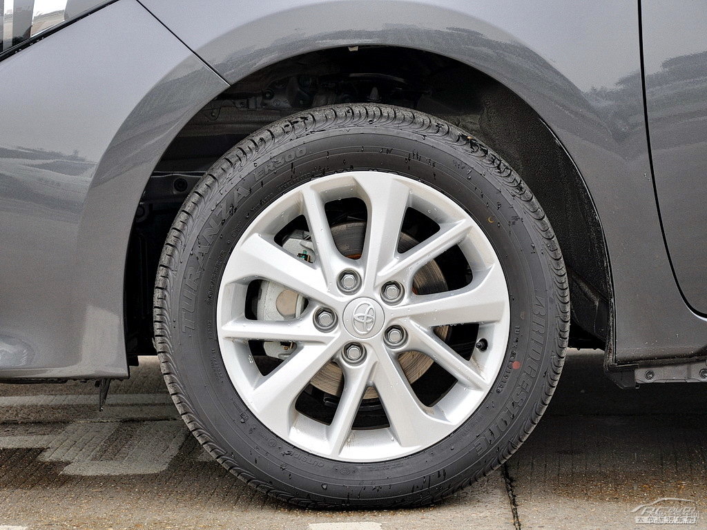 黑云母色卡羅拉車身外觀圖片