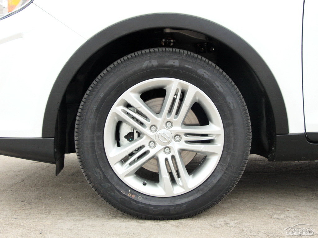 象牙白傳祺GS5車身外觀圖片