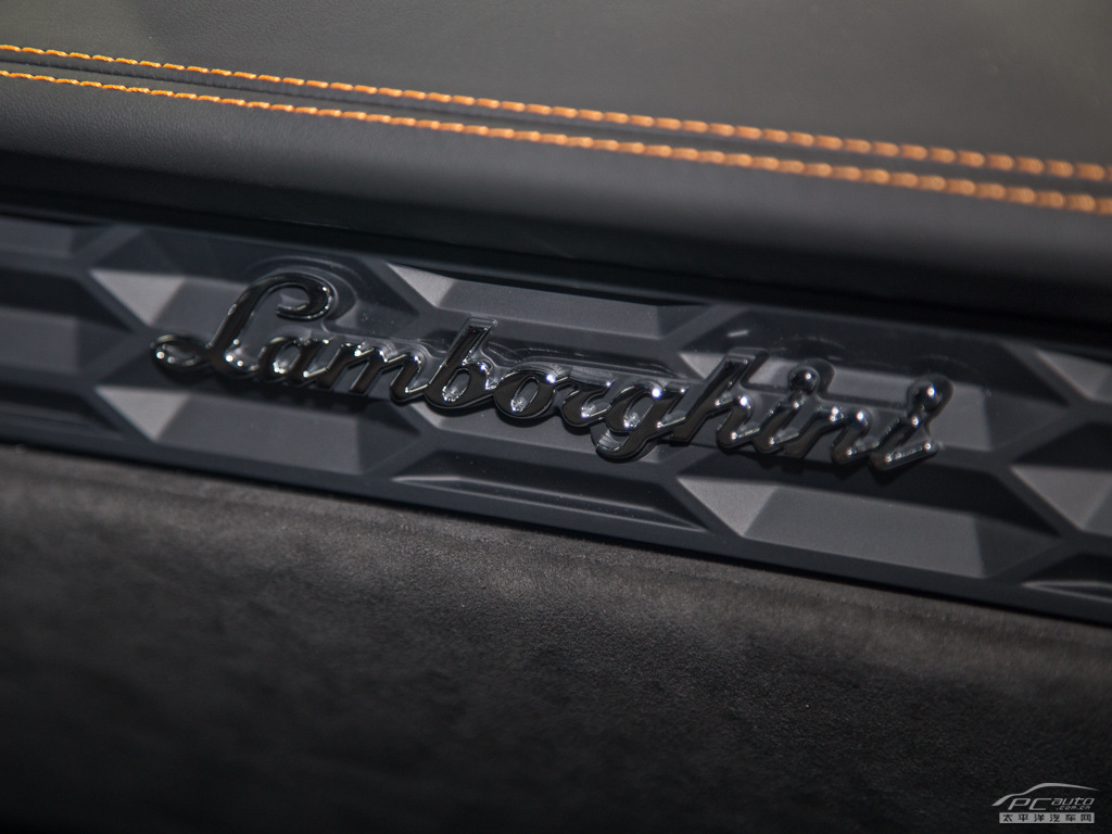 Huracán內(nèi)飾高清大圖