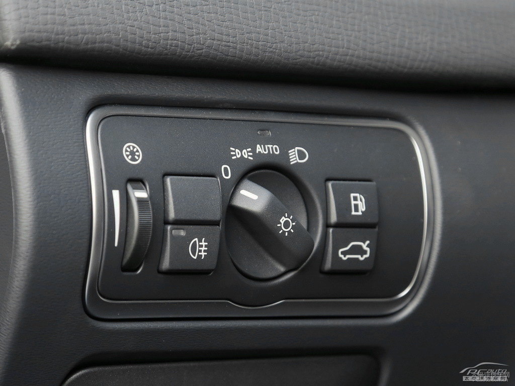 ɫ֠XC60(M(jn))п؃(ni)DƬ