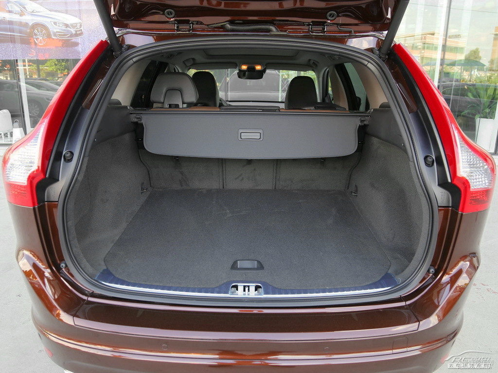 ɫ֠XC60(M)gDƬ