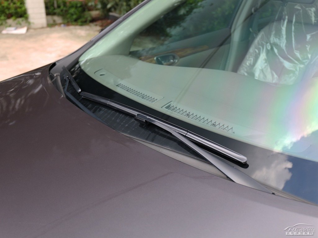 鉑金灰軒逸車身外觀圖片