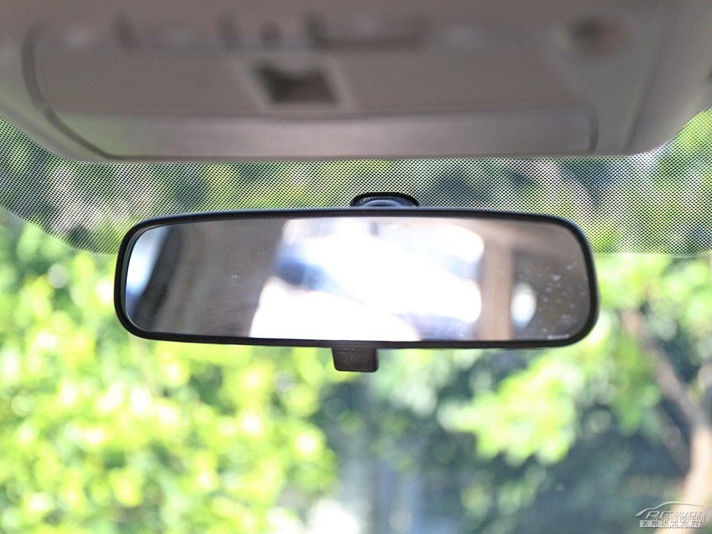 鉑金灰軒逸車廂內(nèi)飾圖片
