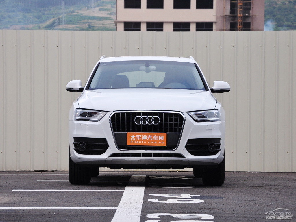 冰川白奧迪Q3整車(chē)外觀外觀圖片