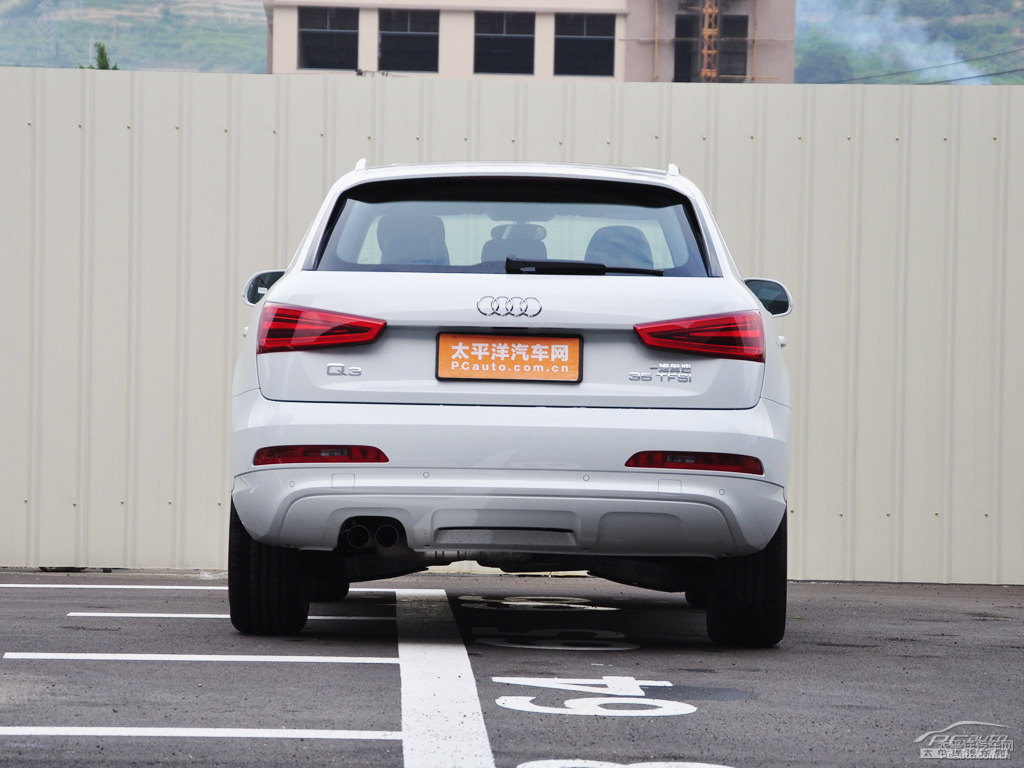 冰川白奧迪Q3整車外觀外觀圖片