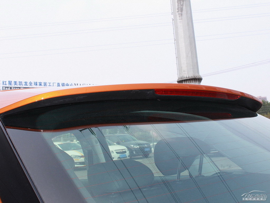 薩摩亞橙奧迪Q3車尾外觀圖片