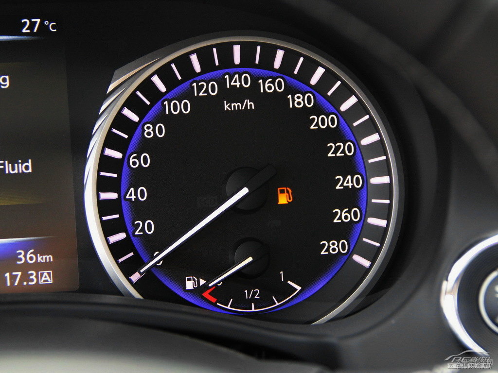 英菲尼迪Q50中控內(nèi)飾圖片