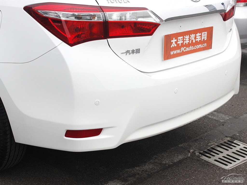 超級白色卡羅拉車尾外觀圖片