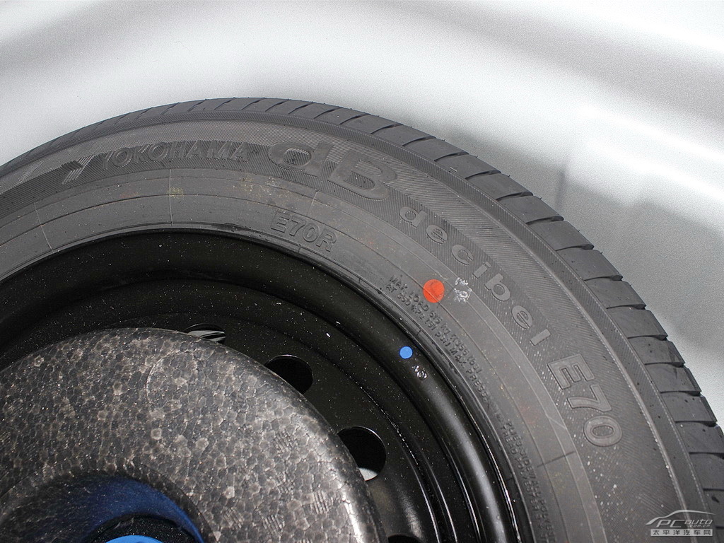 卡羅拉細(xì)節(jié)高清大圖