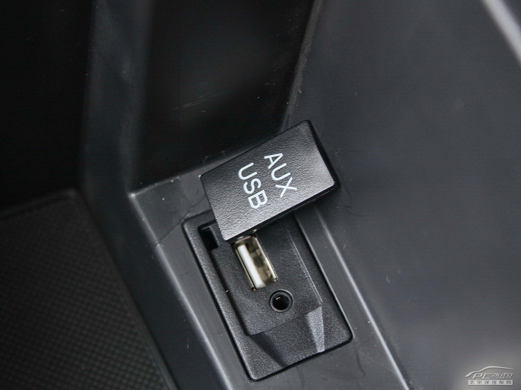 哈弗H2空間高清大圖