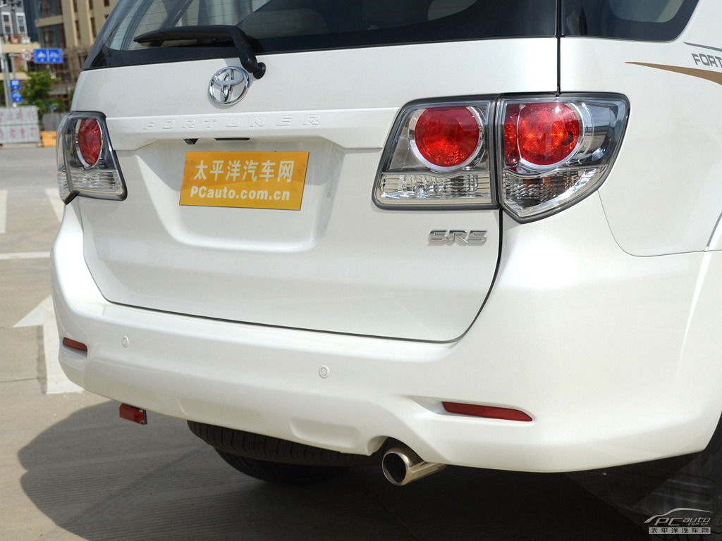 Fortuner外觀高清大圖