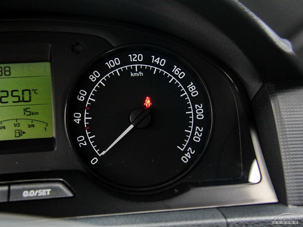 昕動內飾高清大圖