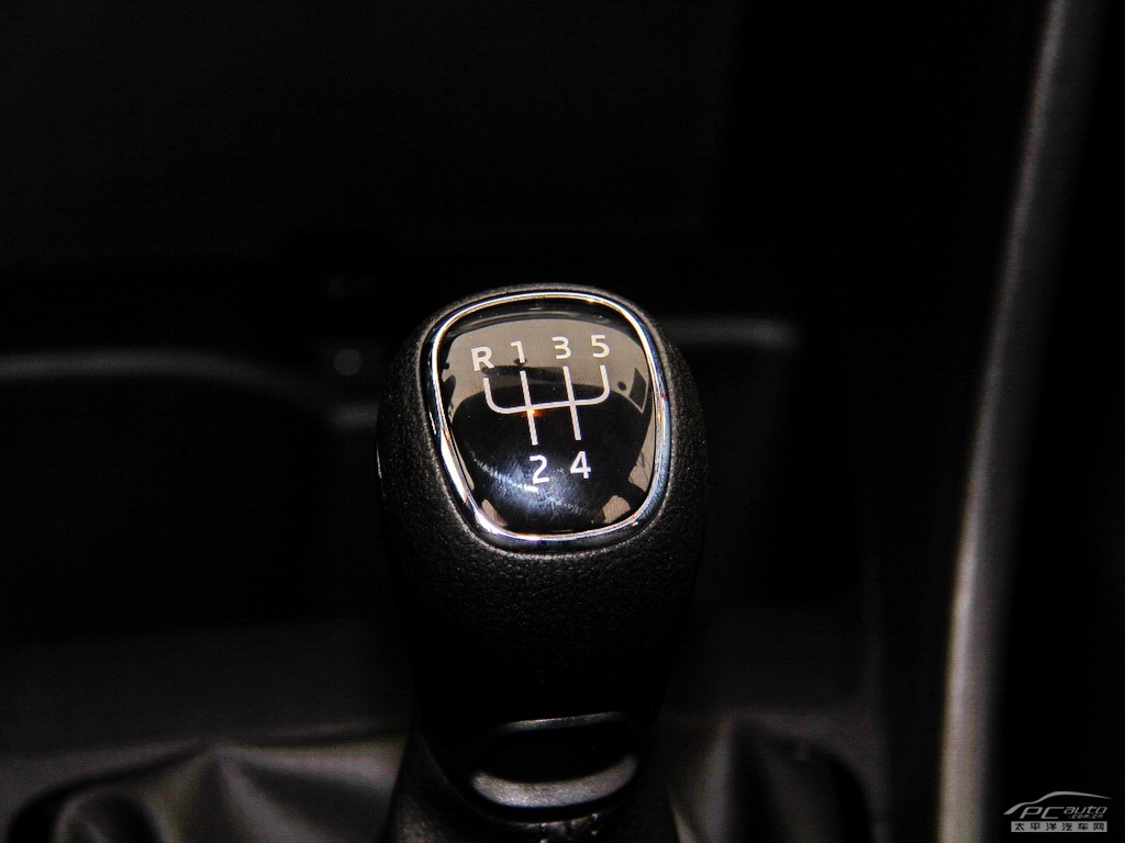 昕動內飾高清大圖