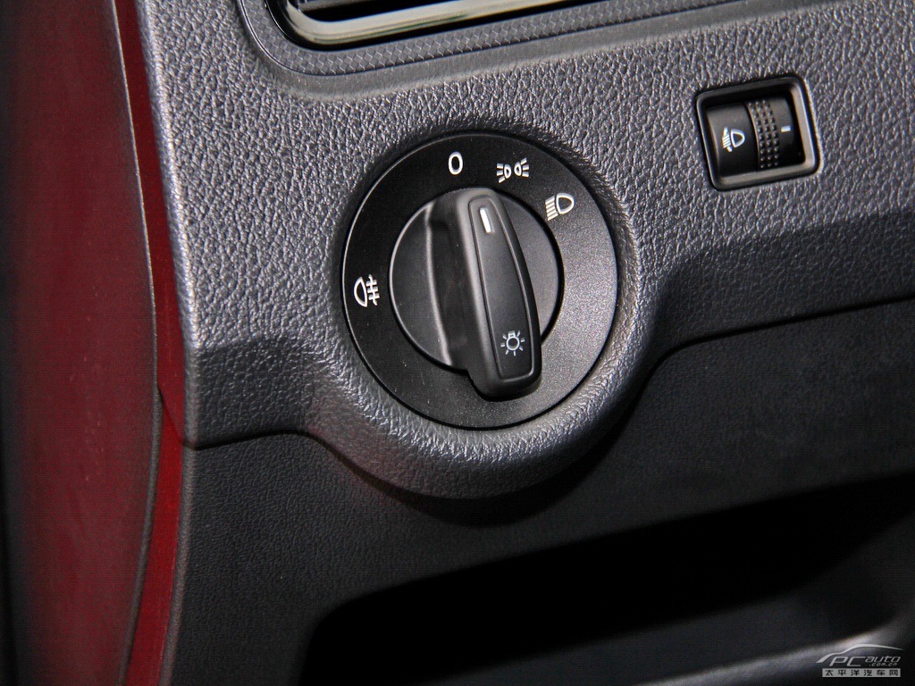 昕動內(nèi)飾高清大圖