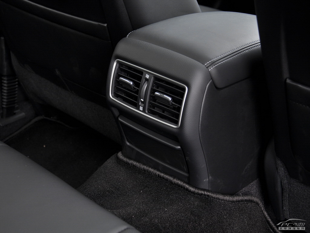 英菲尼迪Q50內(nèi)飾高清大圖