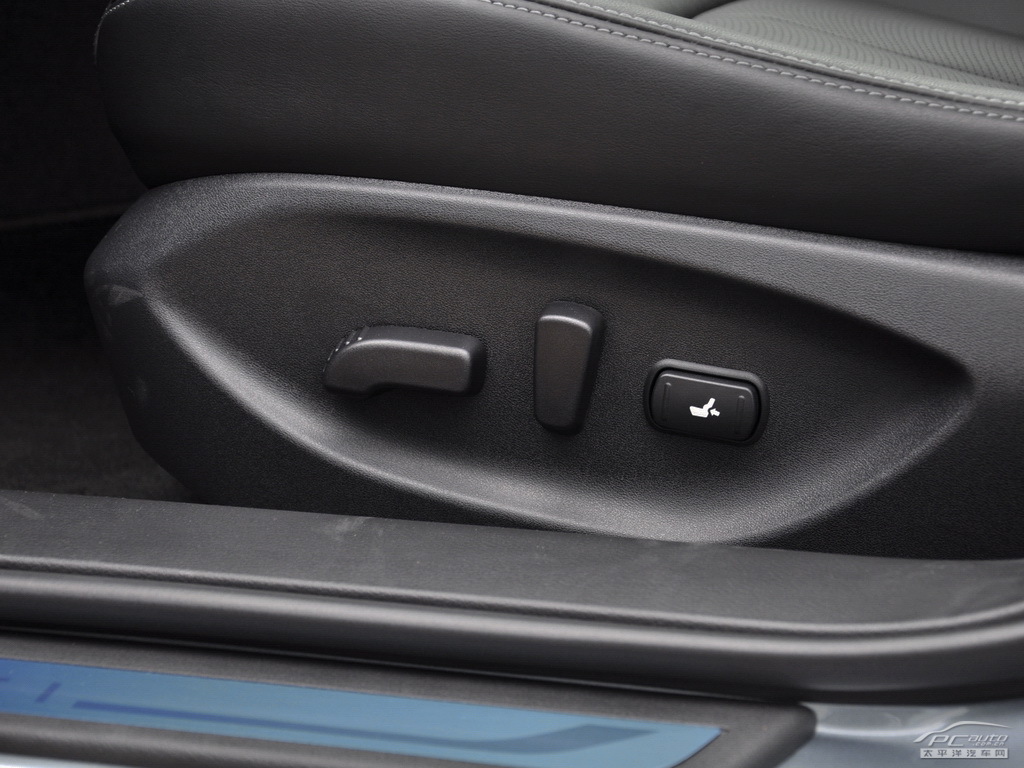 英菲尼迪Q50內(nèi)飾高清大圖