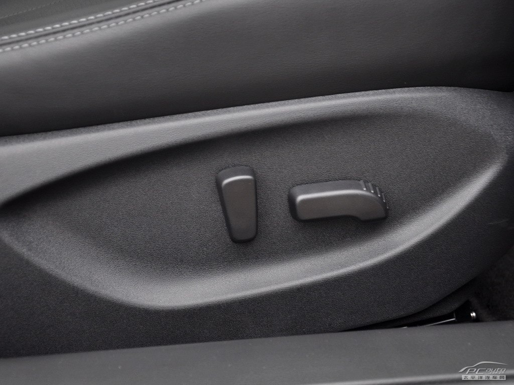 英菲尼迪Q50內(nèi)飾高清大圖