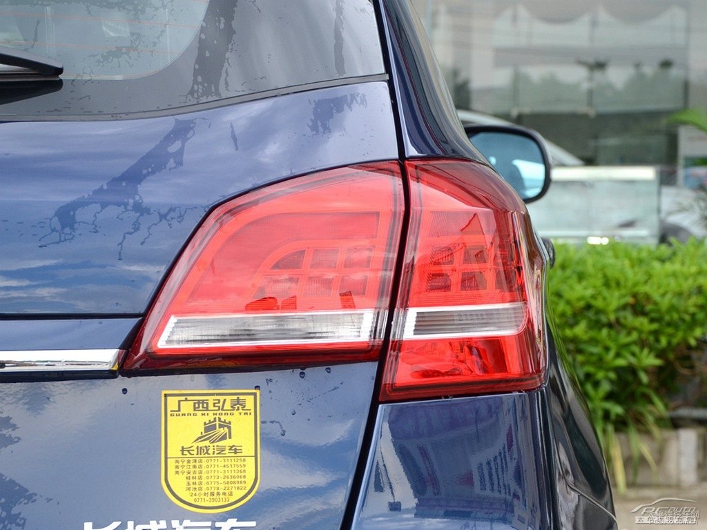 風(fēng)尚藍(lán)哈弗H2車尾外觀圖片