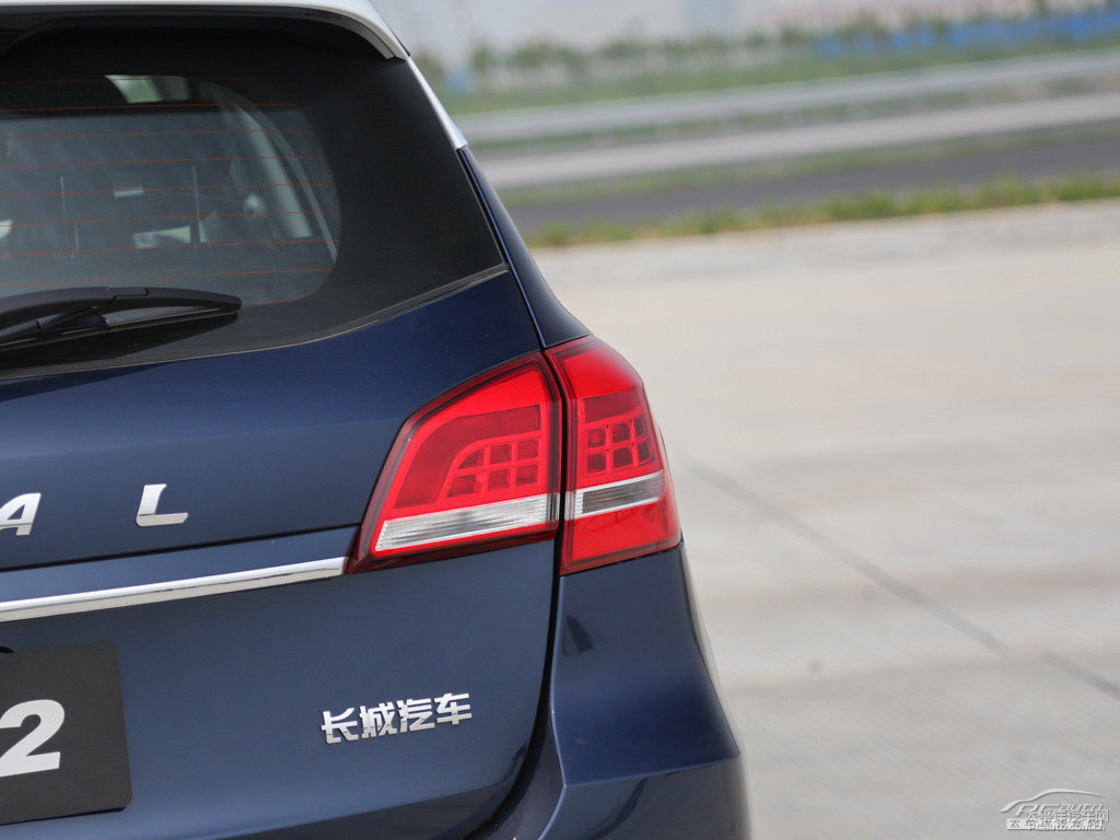 風(fēng)尚藍(lán)哈弗H2車尾外觀圖片