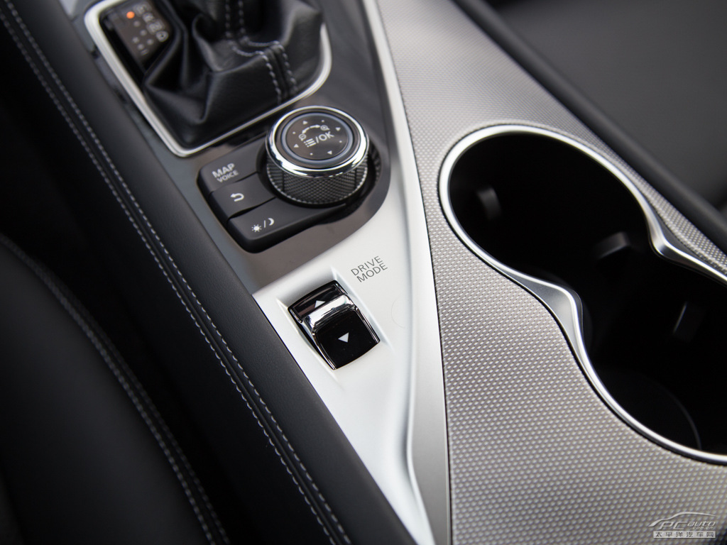 英菲尼迪Q50內(nèi)飾高清大圖