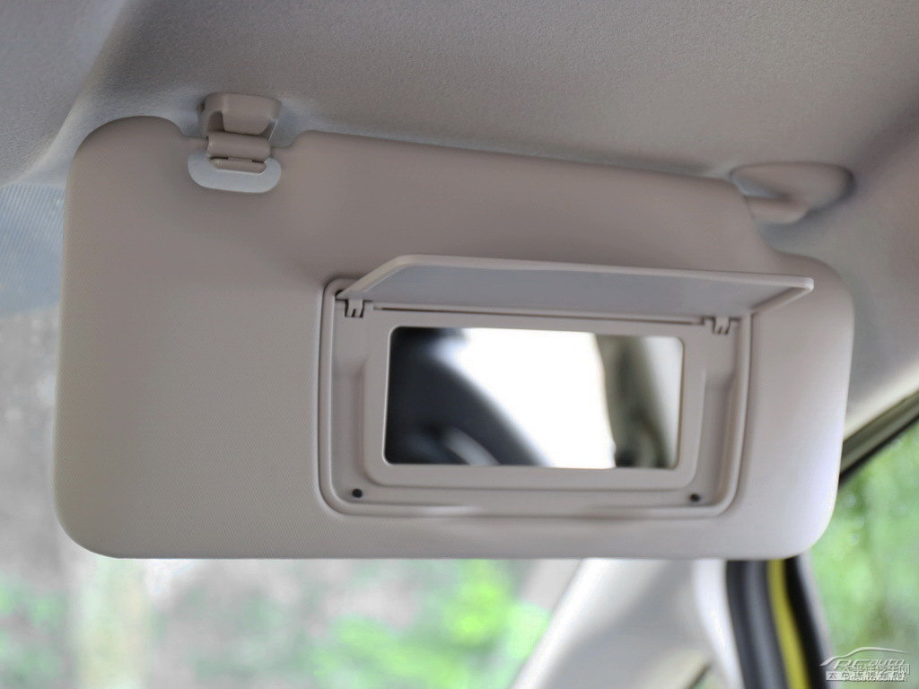 新月黃飛度車廂內(nèi)飾圖片