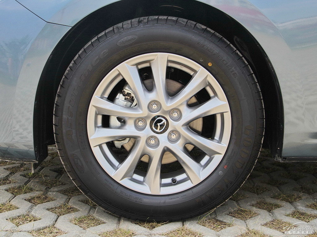 星際藍馬自達3 昂克賽拉車身外觀圖片