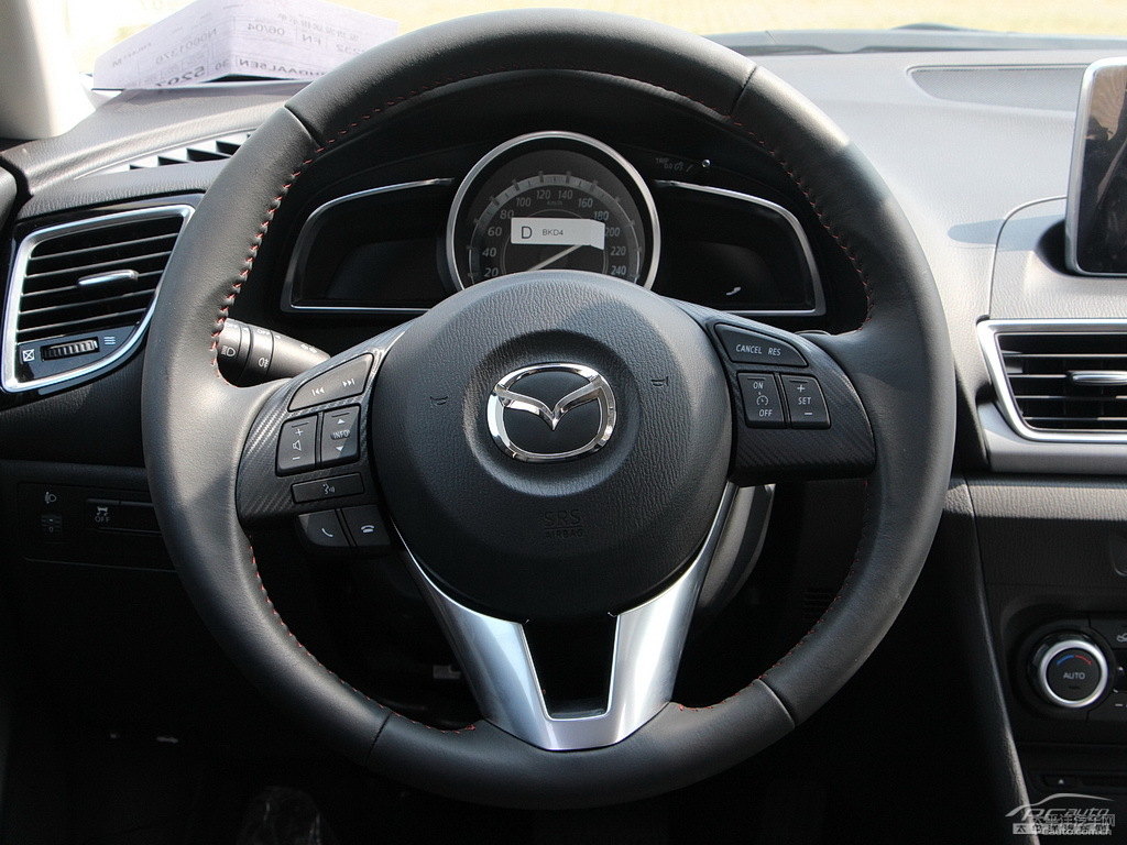 星際藍(lán)馬自達(dá)3 昂克賽拉中控內(nèi)飾圖片