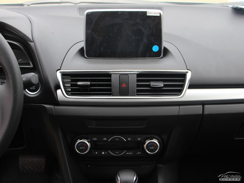 星際藍(lán)馬自達(dá)3 昂克賽拉中控內(nèi)飾圖片