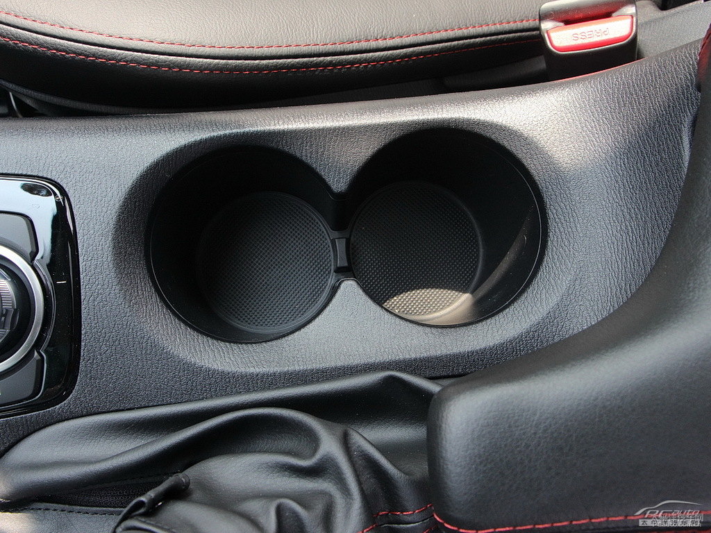 星際藍(lán)馬自達(dá)3 昂克賽拉儲物空間空間圖片