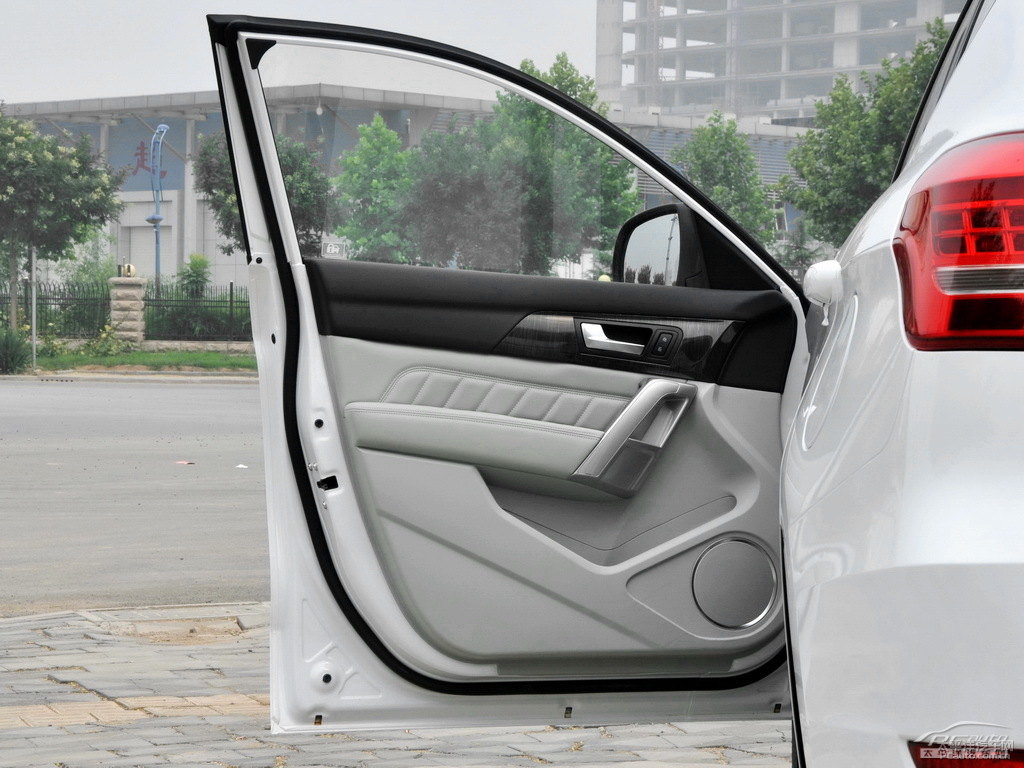 簡約白哈弗H2車廂內(nèi)飾圖片