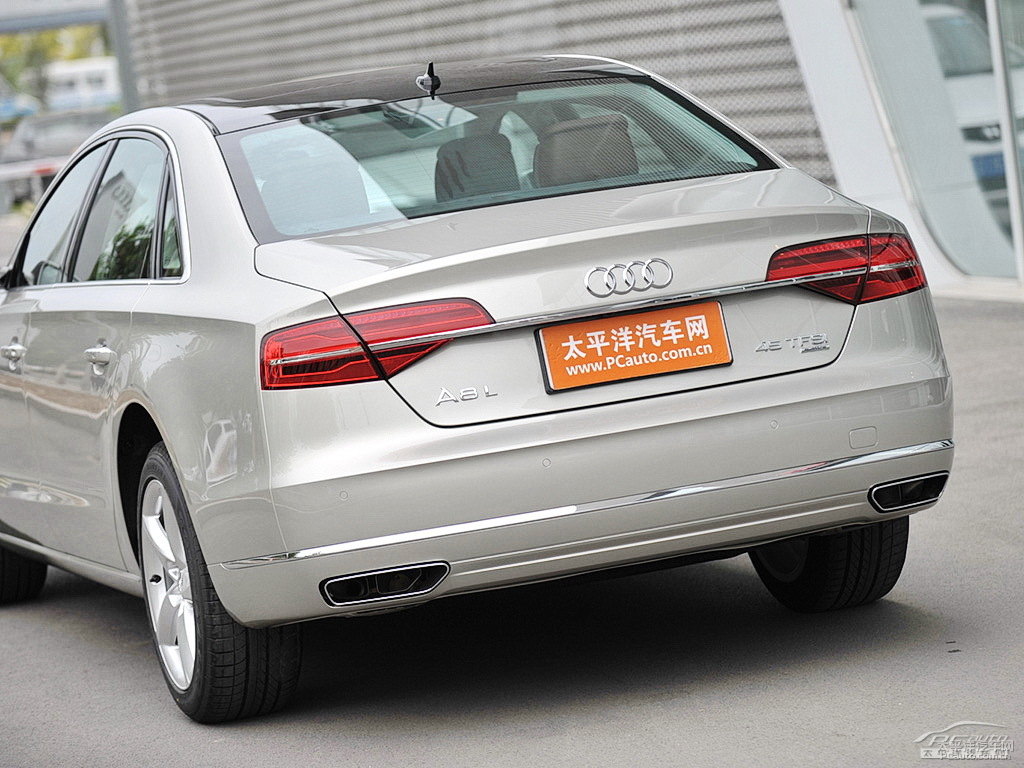 奧迪A8L車(chē)尾外觀圖片