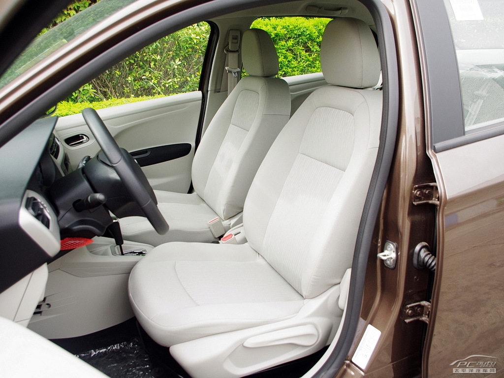 全新愛麗舍內(nèi)飾高清大圖