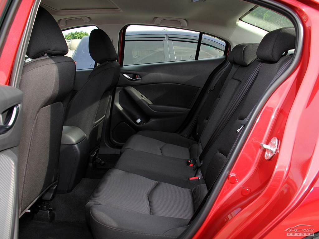 馬自達(dá)3 昂克賽拉空間高清大圖