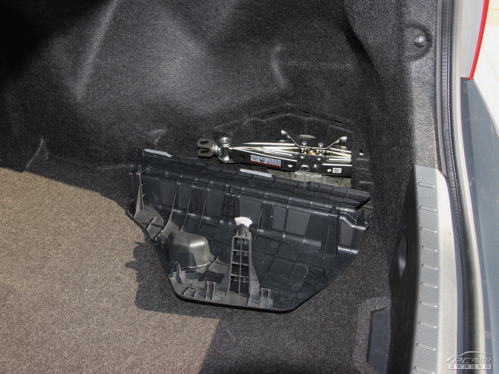 雷凌細(xì)節(jié)高清大圖