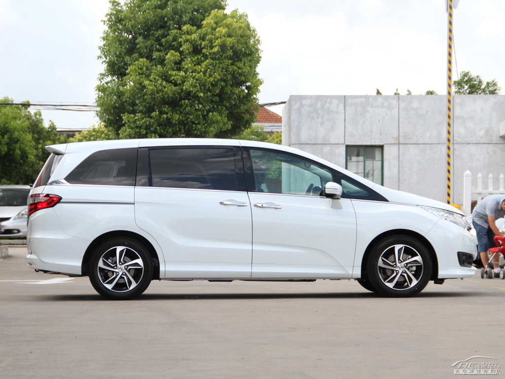 珍珠白奧德賽整車外觀外觀圖片