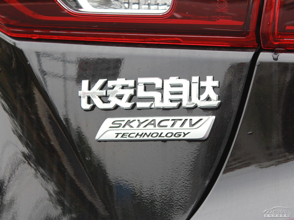 雅士黑馬自達3 昂克賽拉車尾外觀圖片