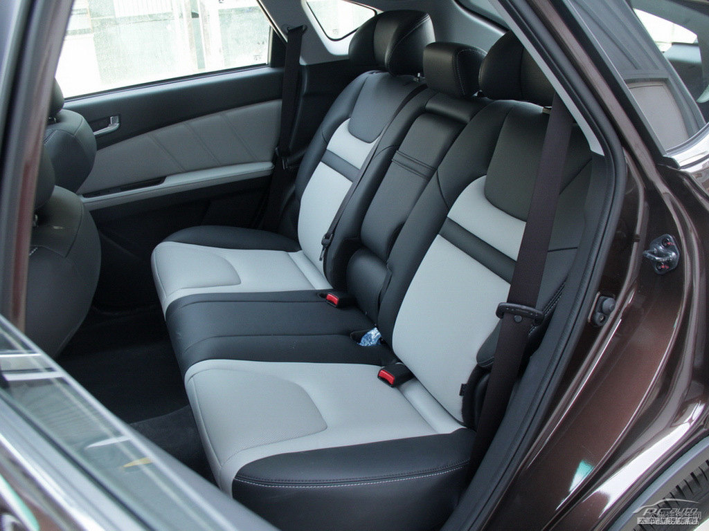ǹ̴{ǽ݃(yu)6 SUV΃(ni)DƬ